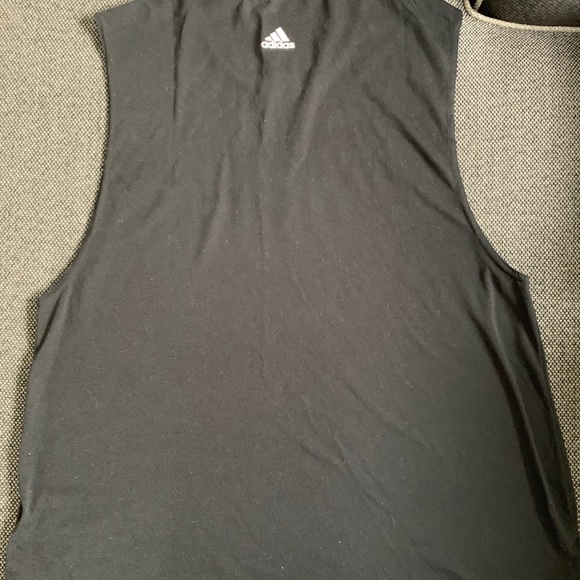 Adidas sleeveless shirt - Picture 3 of 3